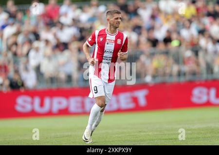 Krakau, Polen. Juli 2024. Maciej Gorski von Resovia Rzeszow wurde während des Fußballspiels der polnischen Betclic 2 League 2024/2025 zwischen Wieczysta Krakau und Resovia Rzeszow im Wieczysta Stadion beobachtet. Endergebnis: Wieczysta Krakau 0:1 Resovia Rzeszow. (Foto: Grzegorz Wajda/SOPA Images/SIPA USA) Credit: SIPA USA/Alamy Live News Stockfoto