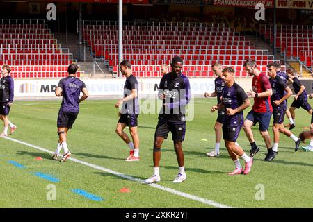 Deventer, Niederlande. Juli 2024. DEVENTER, Stadion de Adelaarshorst, 24.07.2024, Saison 2024/2025, Qualifikation für die UEFA Conference League. Während des Match Training/Pressekonferenz GA Eagles - SK Brann, GA Eagles Spieler Jamal Amofa Credit: Pro Shots/Alamy Live News Stockfoto