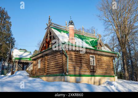 ABRAMTSEVO, RUSSLAND - 05. JANUAR 2024: Atelierwerkstatt für Skulpturenklassen im Nachlass Abramtsevo. Region Moskau, Russland Stockfoto