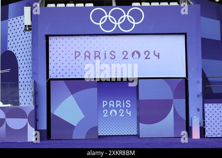 Paris, Frankreich. Juli 2024. Julien Mattia/Le Pictorium - Rugby 7s - Paris 2024 - 24/07/2024 - France/seine Saint Denis/Paris - Illustrationen des Stade de France in den Farben von Paris 2024, am ersten Tag der Olympischen Wettkämpfe, am 24. Juli 2024 Credit: LE PICTORIUM/Alamy Live News Stockfoto