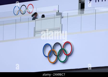 Paris, Frankreich. Juli 2024. Julien Mattia/Le Pictorium - Rugby 7s - Paris 2024 - 24/07/2024 - France/seine Saint Denis/Paris - Illustrationen des Stade de France in den Farben von Paris 2024, am ersten Tag der Olympischen Wettkämpfe, am 24. Juli 2024 Credit: LE PICTORIUM/Alamy Live News Stockfoto