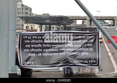 Dhaka, Bangladesch - 22. Juli 2024: Zwei Mautplazas in Mohakhali und Banani auf dem Dhaka Elevated Expressway wurden während der Quotenrefor angegriffen und verbrannt Stockfoto