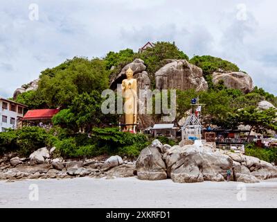 Goldener Buddha in Khao Takiap (Hua hin Beach in Hua hin/Thailand) Stockfoto