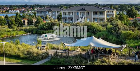 Heiligenhafen an der Ostsee 24.07.24: Heiligenhafen an der Ostsee mit Strand und Strandkörben. Blick vom Beachmotel nach Heiligenhafen Alter Ort Heiligenhafen Schleswig Holstein Deutschland *** Heiligenhafen an der Ostsee 24 07 24 Heiligenhafen an der Ostsee mit Strand- und Liegestühlen Blick vom Beachmotel zur Heiligenhafen Altstadt Heiligenhafen Schleswig Holstein Deutschland 20240717 191610 Stockfoto