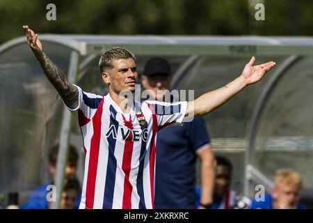 Sint Michielsgestel, Niederlande. Juli 2024. ST. MICHIELSGESTEL - 24.07.2024. Sportpark Zegenwerp. Eredivisie voetbal. Vorsaison 2024-2025. Willem II - Patro Eisden (freundlich). Willem II Spieler Mickael Tirpan. Beschreibung: Pro Shots/Alamy Live News Stockfoto