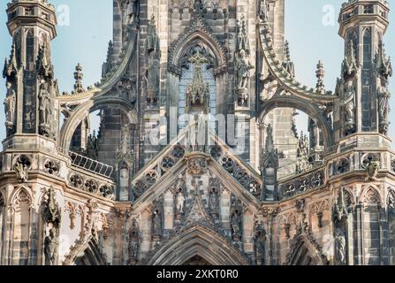 Edinburgh, Schottland - 16. Januar 2024 - die architektonischen Details des Scott Monument and Turms sind ein viktorianisches gotisches Denkmal für Sir Walter Scott. It Stockfoto