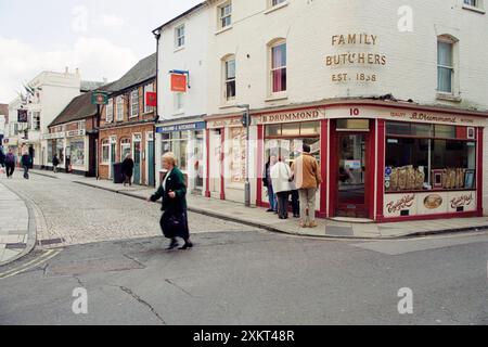 Romsey, eine geschäftige Hampshire Market Town in Großbritannien um 1997. Stockfoto