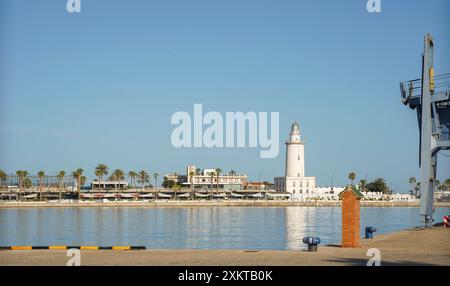 Leuchtturm im Hafen von Malaga, am Muelle uno Dock, Andalusien, Südspanien. Stockfoto