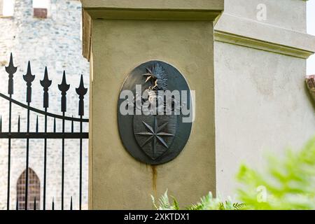 Cesky Sternberk, Tschechische republik - 18. Juli 2021. Emblem einer Adelsfamilie Sternberk Stockfoto