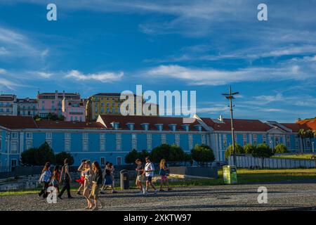Lissabon, die Hauptstadt Portugals. Reisen Sie durch Bilder der eindrucksvollsten Orte: Belem, Ponte 25 de Abril, Schloss Sao Jorge. Stockfoto