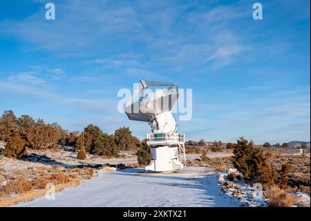 Images of Owens Valley Radio Observatory (OVRO) ist ein Radioastronomie Observatorium in der Nähe von Big Pine, Kalifornien (USA) im Owens Valley. Es liegt östlich Stockfoto