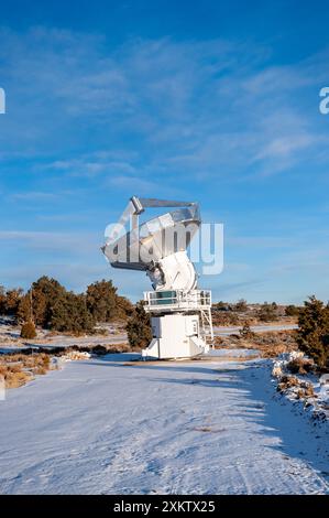 Images of Owens Valley Radio Observatory (OVRO) ist ein Radioastronomie Observatorium in der Nähe von Big Pine, Kalifornien (USA) im Owens Valley. Es liegt östlich Stockfoto