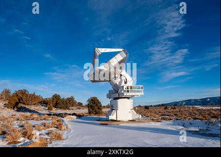 Images of Owens Valley Radio Observatory (OVRO) ist ein Radioastronomie Observatorium in der Nähe von Big Pine, Kalifornien (USA) im Owens Valley. Es liegt östlich Stockfoto