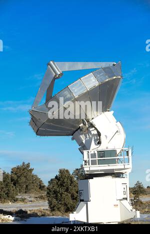 Images of Owens Valley Radio Observatory (OVRO) ist ein Radioastronomie Observatorium in der Nähe von Big Pine, Kalifornien (USA) im Owens Valley. Es liegt östlich Stockfoto