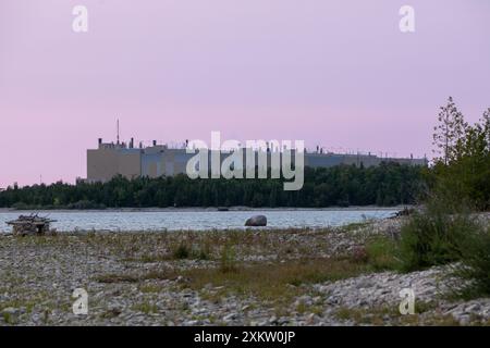 Die Bruce Nuclear Generating Station befindet sich am Ostufer des Lake Huron in der Nähe von Kincardine, Ont., Kanada. Die Station hat acht schwere Druckkräfte Stockfoto