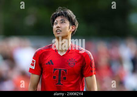 Rottach Egern, Deutschland. Juli 2024. Fussball Testspiel FC Rottach-Egern - FC Bayern München am 24.07.2024 im Stadion am Birkenmoos in Rottach-Egern Hiroki Ito ( Muenchen ) Foto: Revierfoto Credit: ddp Media GmbH/Alamy Live News Stockfoto