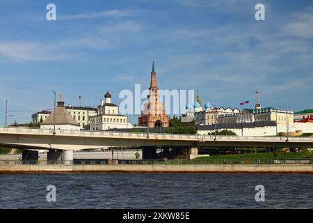 Fluss, Damm und alte Festung. Kasan, Tatarstan, Russland Stockfoto