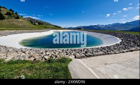 Künstlicher See, VARs Les Claux, Hautes-Alpes, Frankreich Stockfoto