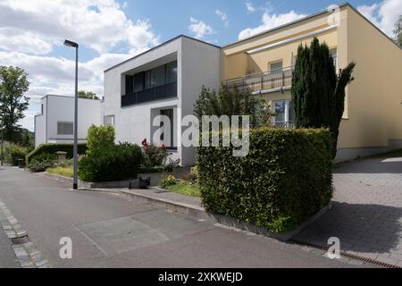 Häuser aus der Bauhausarchitektur in Weimar. Neubau am Horn Stockfoto