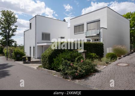 Häuser aus der Bauhausarchitektur in Weimar. Neubau am Horn Stockfoto