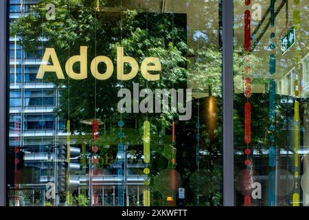 Adobe London. Adobe London arbeitet in der White Collar Factory in der Old Street in Shoreditch East London. Stockfoto