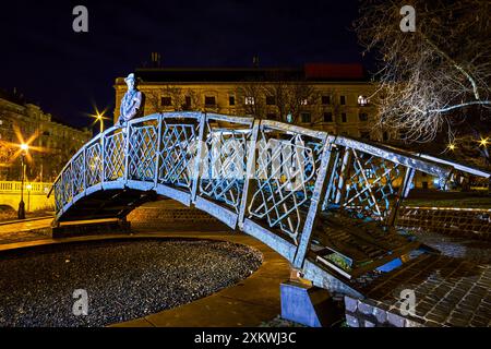 Das Denkmal für Nagy Imre auf der Brücke, befindet sich in einem kleinen Garten auf dem Harosi Tibor Platz, Budapest, Ungarn Stockfoto