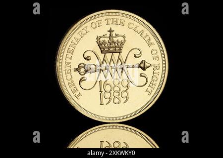 Die Rückseite einer 1989 £2-Dollar-Münze zum Gedenken an den Zwölfzigerfeier der Rechtsforderung Stockfoto