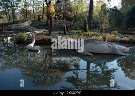 Modelldinosaurier, Crystal Palace, London. Die Welt Stockfoto