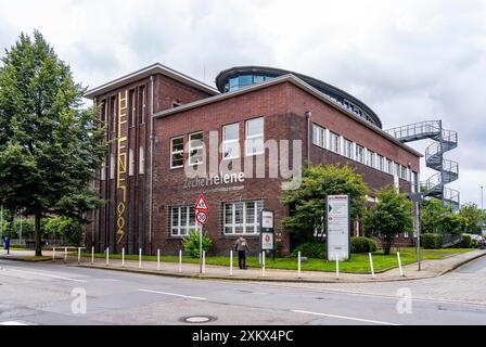 Ehemaliges Kaugebäude der Zeche Vereinigte Helene & Amalie in Essen-Altenessen, heute Sport- und Gesundheitszentrum, Hauptsitz der Essener Stockfoto