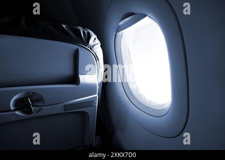 Flugzeugfenster. Blick von innen. Stockfoto