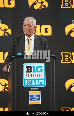 Iowa Hawkeyes-Cheftrainer Kirk Ferentz spricht am 24. Juli 2024 auf dem Podium der Big Ten Media Days im Lucas Oil Stadium in Indianapolis, Indiana 2024. (Max. Siker) Stockfoto