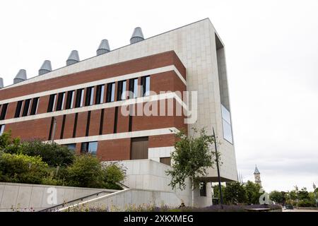 Die Außenseite des Lexicon Library and Cultural Centre an der Queen's Road in Dun Laoghaire, County Dublin, Irland. Stockfoto