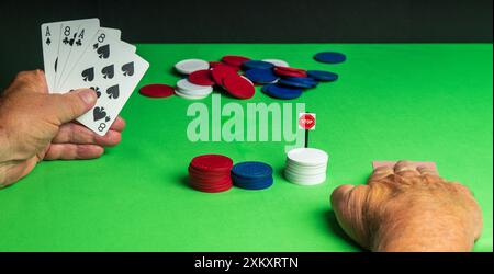 Aces und Achten in schwarzen Suiten - die klassische „Dead man's Hand“. Konzept, die nächste Karte nicht zu spielen. Stockfoto