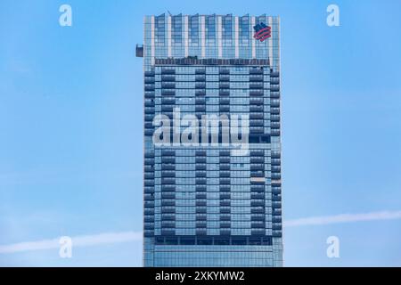 Gipfel des Guoco Tower am Tanjong Pager, dem höchsten Wolkenkratzer in Singapur. Stockfoto