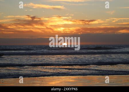 Sonnenuntergang im Tourmaline Surf Park in San Diego, Kalifornien Stockfoto