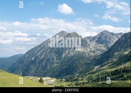 Puerto de la Bonaigua in Alt Aneu, Pallars, übertrifft Sorpe Paseo, Katalonien. Stockfoto