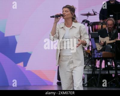 Alessandra Amoroso Sängerin bei Orchesterproben und akustischen Tests auf dem Duomo Square Mailand für Radio Italia. Stockfoto