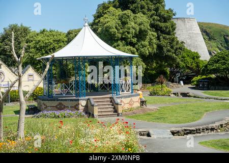 Die Band steht in Runnymeade Gardens, Ilfracombe Stockfoto