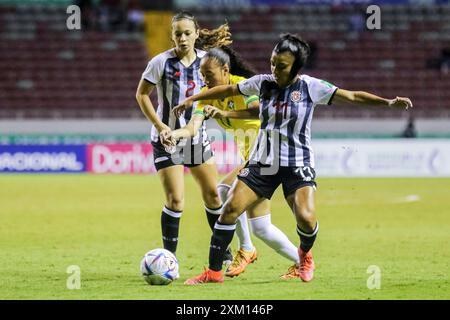 Abigail Sancho und Yerling Ovares aus Costa Rica gegen Aline Gomes aus Brasilien während der FIFA U-20 Frauen-Weltmeisterschaft Costa Rica gegen Bra Stockfoto