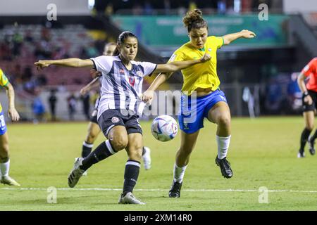 Keilyn Chavarria (Costa Rica) und Ana Clara Consani (Brasilien) beim Spiel Costa Rica gegen Brasilien am 1. August Stockfoto