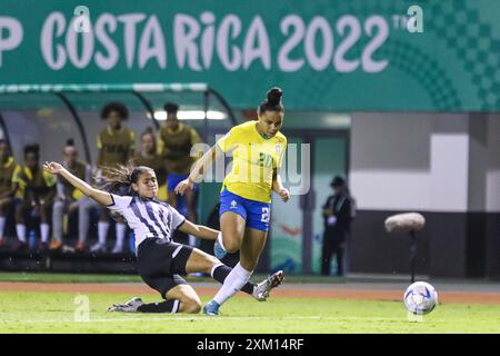 Keilyn Chavarria aus Costa Rica und Dudinha Rodrigues aus Brasilien beim Spiel Costa Rica gegen Brasilien am 1. August Stockfoto