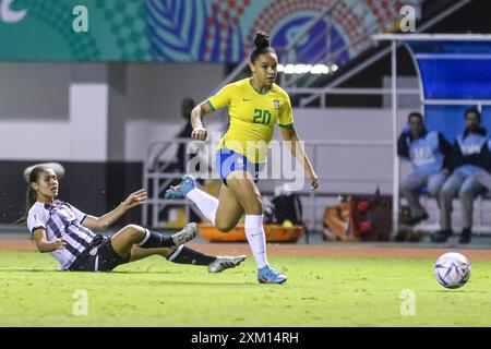 Keilyn Chavarria aus Costa Rica und Dudinha Rodrigues aus Brasilien beim Spiel Costa Rica gegen Brasilien am 1. August Stockfoto