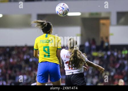 Priscila Flor aus Brasilien und Fiama Hidalgo aus Costa Rica beim Spiel Costa Rica gegen Brasilien am 16. August 2022 Stockfoto