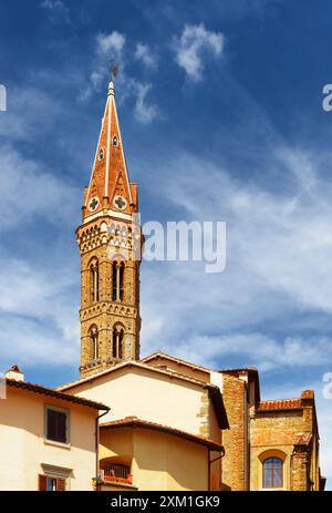 Glockenturm der Kirche Badia Fiorentina in Florenz, Italien Stockfoto