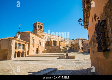 Plaza Mayor. Moron de Almazan, Provinz Soria, Castilla Leon, Spanien. Stockfoto