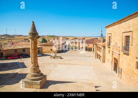 Plaza Mayor. Moron de Almazan, Provinz Soria, Castilla Leon, Spanien. Stockfoto