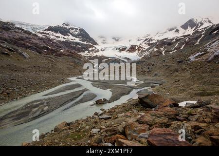 Terminal vor dem Forni-Gletscher. Moräne, Gletscherschutt, der durch Schmelzwasser bewegt wird. Valfurva. Lombardea. Italien. Europa. Stockfoto