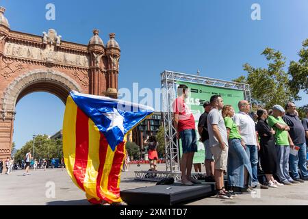 Barcelona, Spanien. Juli 2024. Die unabhängigen Organisationen präsentieren die Demonstration von Diada am 11. September, die trotz der Demobilisierung der katalanischen Unabhängigkeitsbewegung massiv sein soll. Las entidades independentistas präsenan la manifestación de la Diada del 11 de septiembre, que pretenden que sea masiva a pesar de la desmovilización del movimiento independentista Catalán. Im Bild: News Politics -Barcelona, Spanien Donnerstag, 25. Juli 2024 (Foto: Eric Renom/LaPresse) Credit: LaPresse/Alamy Live News Stockfoto