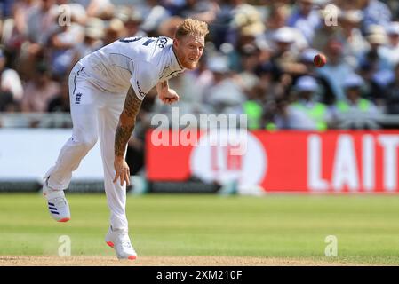 Ben Stokes Bowls im 2. Rothesay Test Match, Day 2, England V West Indies, Trent Bridge Cricket Ground, 10. Juli 2024, Nottingham. Stockfoto