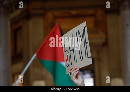 Roma, Italien. Juli 2024. Manifestazione di protesta contro la visita del presidente israeliano Isaac Herzog Roma, Italia &#x2014; Gioved&#xec; 25 luglio 2024 - Cronaca - (Foto di Cecilia Fabiano/LaPresse) Protest gegen den Besuch des israelischen Präsidenten Isaac Herzog Rom, Italien - Donnerstag, 25. Juli 2024 - Nachrichten - (Foto: Cecilia Fabiano/LaPresse) Credit: LaPresse/Alamy Live News Stockfoto